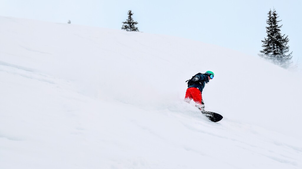 Powfinder snowboard rider Edwin