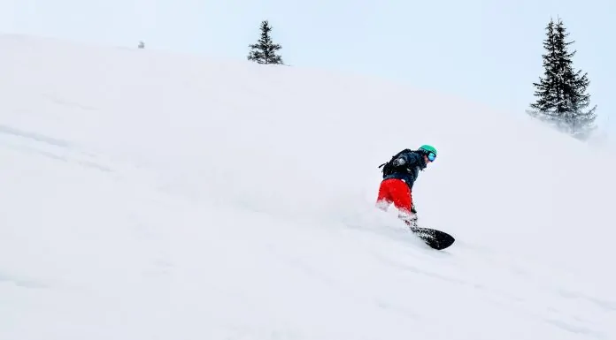 Powfinder snowboard rider Edwin