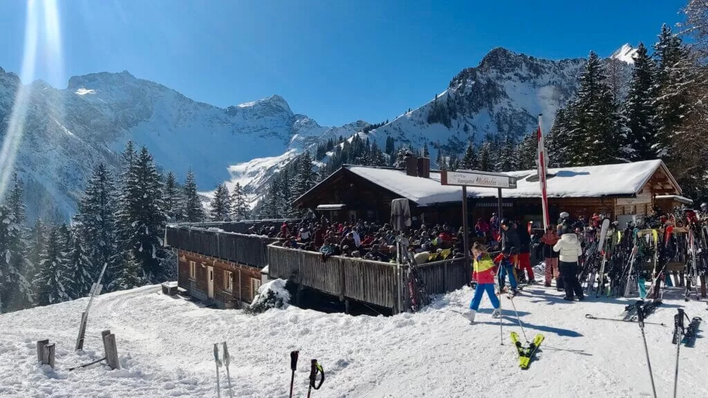 Melkboden restaurant op de piste in Brand